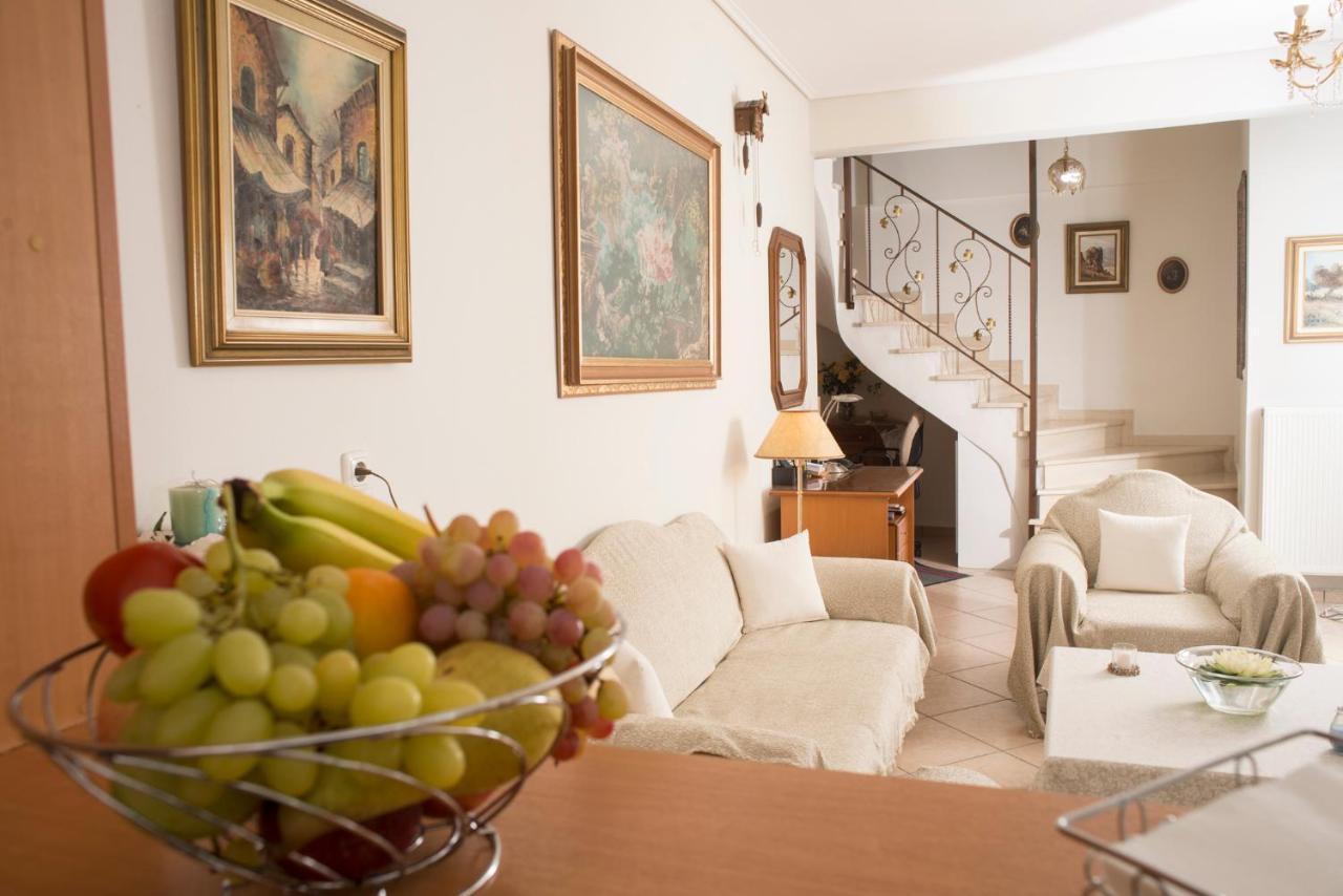 Maisonette With Garden In The Heart Of The Historical Kalamata Center エクステリア 写真