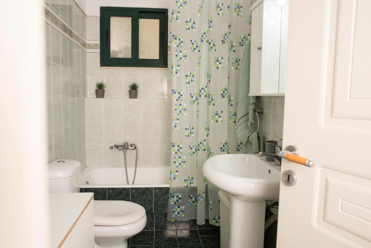Maisonette With Garden In The Heart Of The Historical Kalamata Center エクステリア 写真